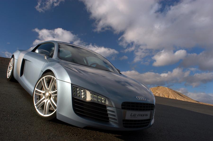  Audi R8 Le Mans Quattro Concept 2003 года  (фото 28 из 42)